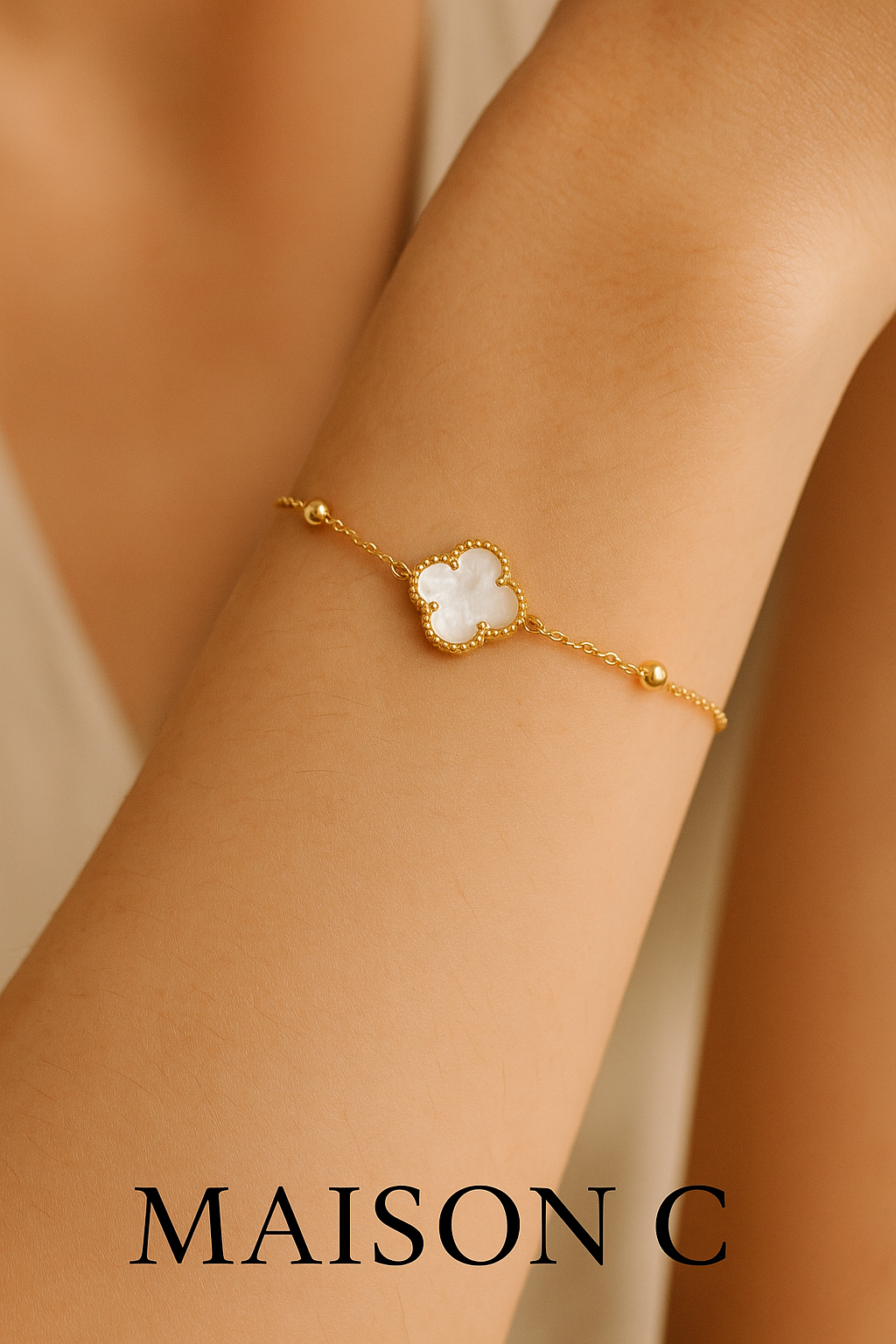 Bracciale “Fleur Blanche” – Maison C | Placcatura Oro 18K e Madreperla