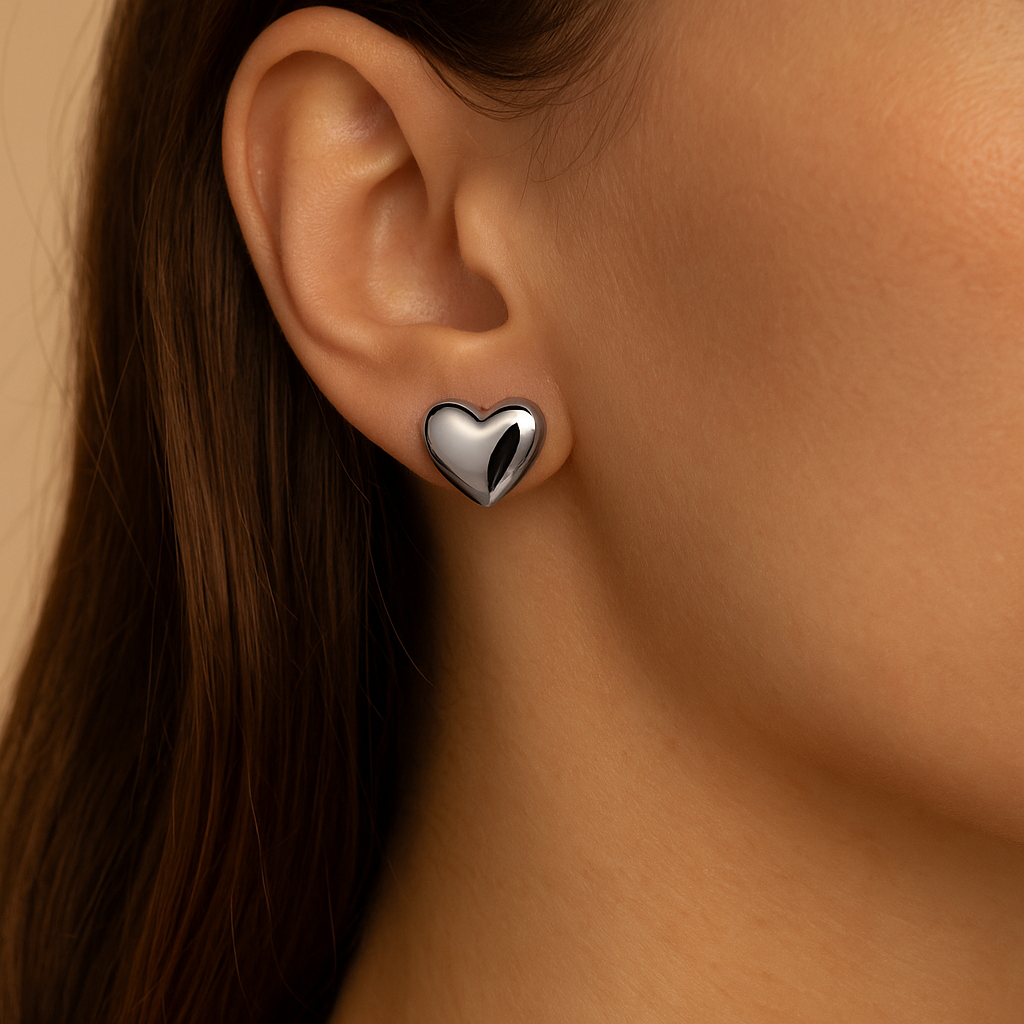 Orecchini “Silver Heart” – Maison C | Acciaio lucido effetto specchio